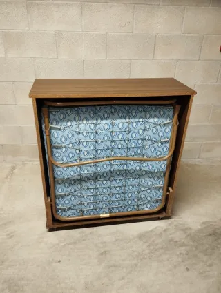 Cómoda/Cama de madera.