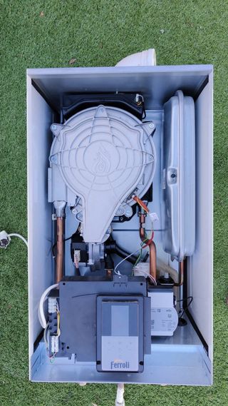 Caldera Ferroli Bluehelix Hitech RRT C 24kw