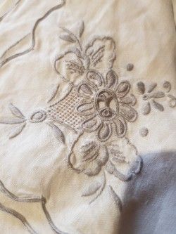 Antiguas servilletas bordadas lote de cuatro