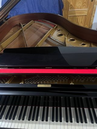 Piano de cola Kawai