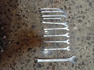 Juego de llaves fijas y de estrellas