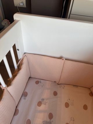 Cuna blanca con colchón Ecus Kids