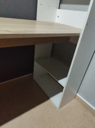 Escritorio con luces LED