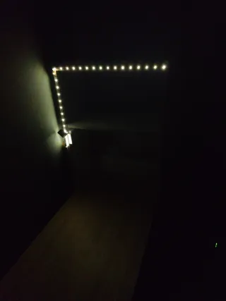 Escritorio con luces LED