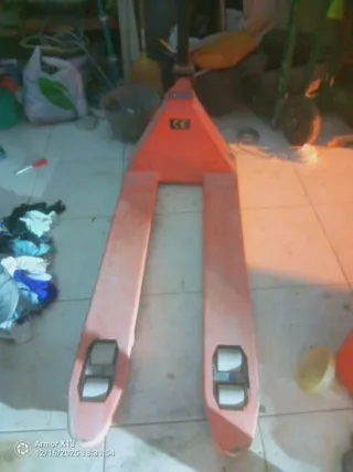 Transpaleta manual seminueva