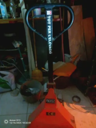 Transpaleta manual seminueva