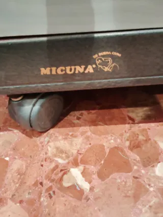 Cómoda infantil con pomos de cerámica