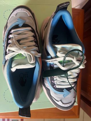 Sneakers Off-White Blu e Bianche