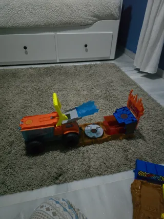 Camión Monster Truck Hot Wheels Agua