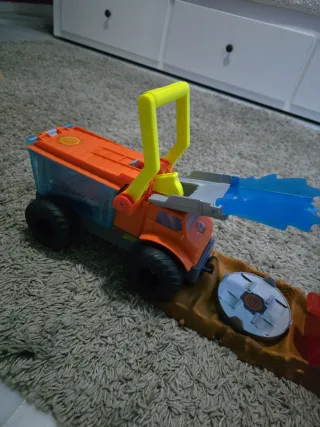 Camión Monster Truck Hot Wheels Agua