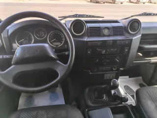 Land Rover Defender 2016