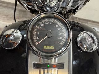 HARLEY DAVIDSON ROAD KING CLASSIC