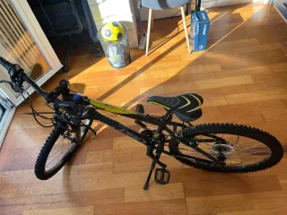 Bicicleta 24 Negra y Amarilla