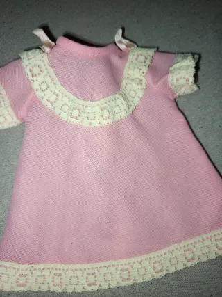 Vestido rosa muñeca Famosa con encaje