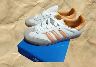 Adidas Samba Naranja y gris claro