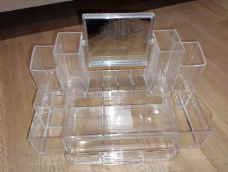 Organizador de maquillaje acrílico con espejo