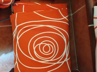 4 cortinas confeccionadas con diseño y cojines