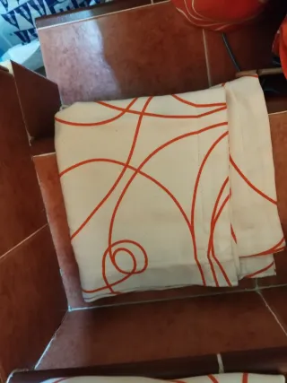 4 cortinas confeccionadas con diseño y cojines