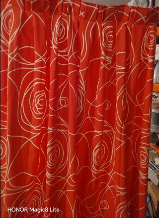 4 cortinas confeccionadas con diseño y cojines