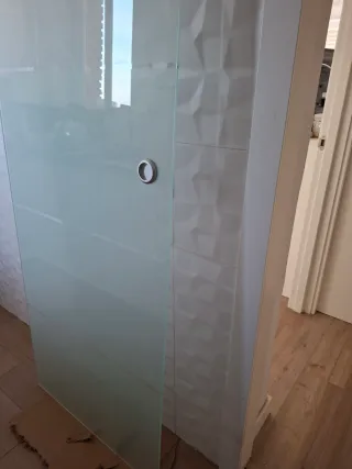 Puerta corredera de cristal esmerilado