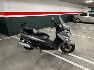 Suzuki Burgman 200 Gris