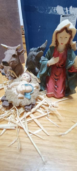 Nacimiento 5 figuras resina