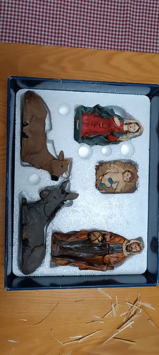 Nacimiento 5 figuras resina