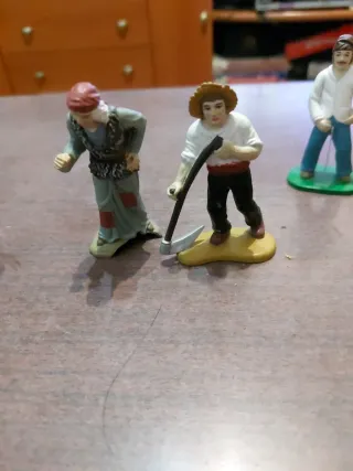 Lote 9 Figuras campesinos para Belén