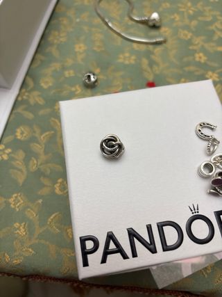 Pulsera Pandora con 5 charms