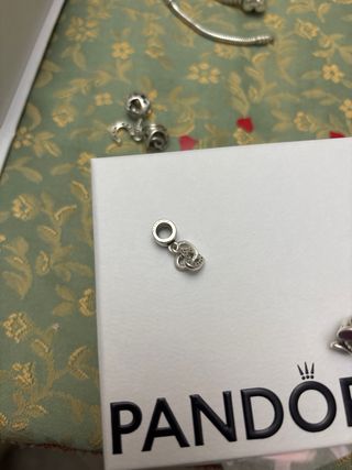 Pulsera Pandora con 5 charms