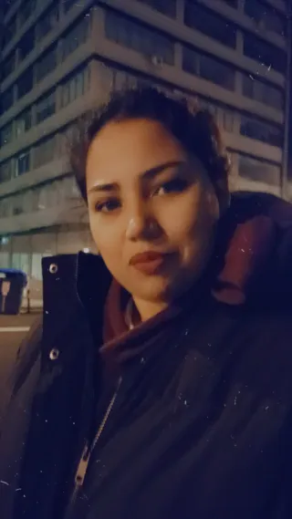 Busco empleo interna, externa o por  horas.