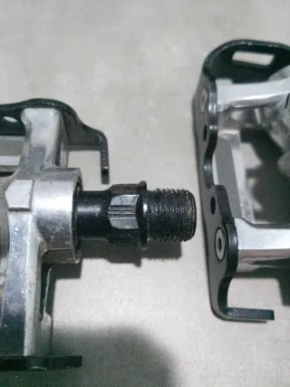 Pedales de Bicicleta Doble Plataforma y Calas