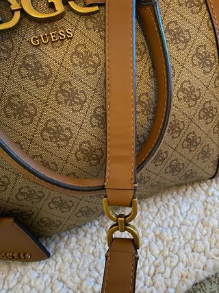 Bolso Guess Piel Marrón y Dorado