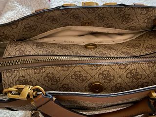 Bolso Guess Piel Marrón y Dorado