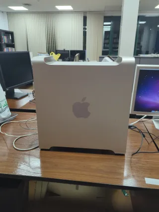 Mac Pro 3.1 Quad Core Xeon 4GB RAM
