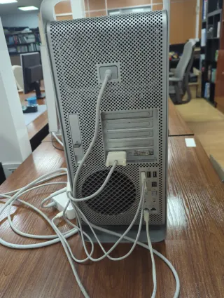 Mac Pro 3.1 Quad Core Xeon 4GB RAM
