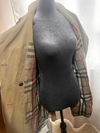 Gabardina Burberry original confeccionada en algod