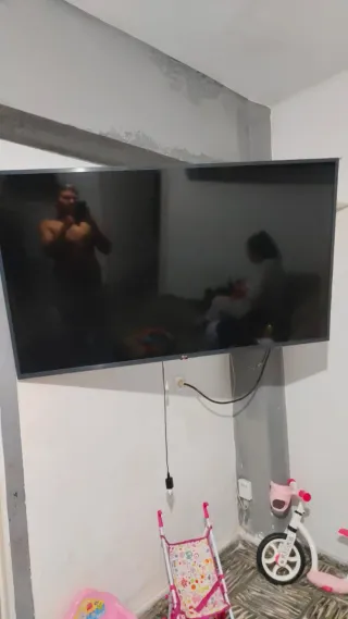 Televisor 55 en buen estado con mando solo Almería