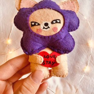 Skzoo FoxyI.N fiore fatto a mano