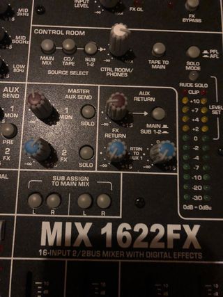 Mesa de mezclas Behringer MIX 1622FX