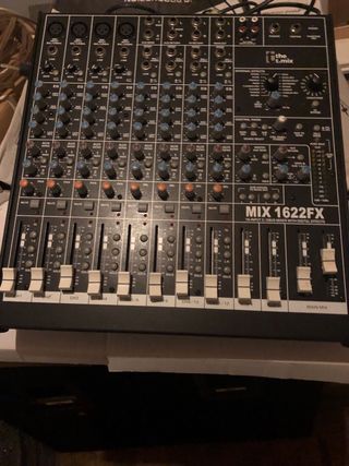 Mesa de mezclas Behringer MIX 1622FX