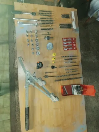 Herramientas y brocas varias