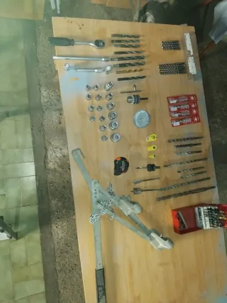 Herramientas y brocas varias