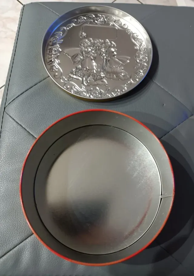 Scatola in latta decorata con fatine