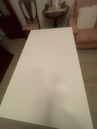 Mesa de estudio Ikea blanca y negra
