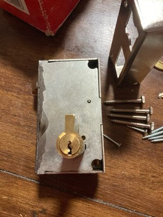 Cerradura CVL sobreponer mano derecha