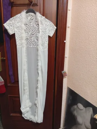 Cubre camisón encaje y plumas