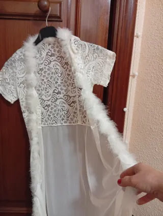 Cubre camisón encaje y plumas