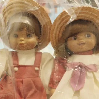 Muñeca y Gemelos Antiguos