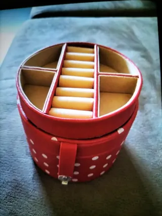 Joyero redondo piel lunares